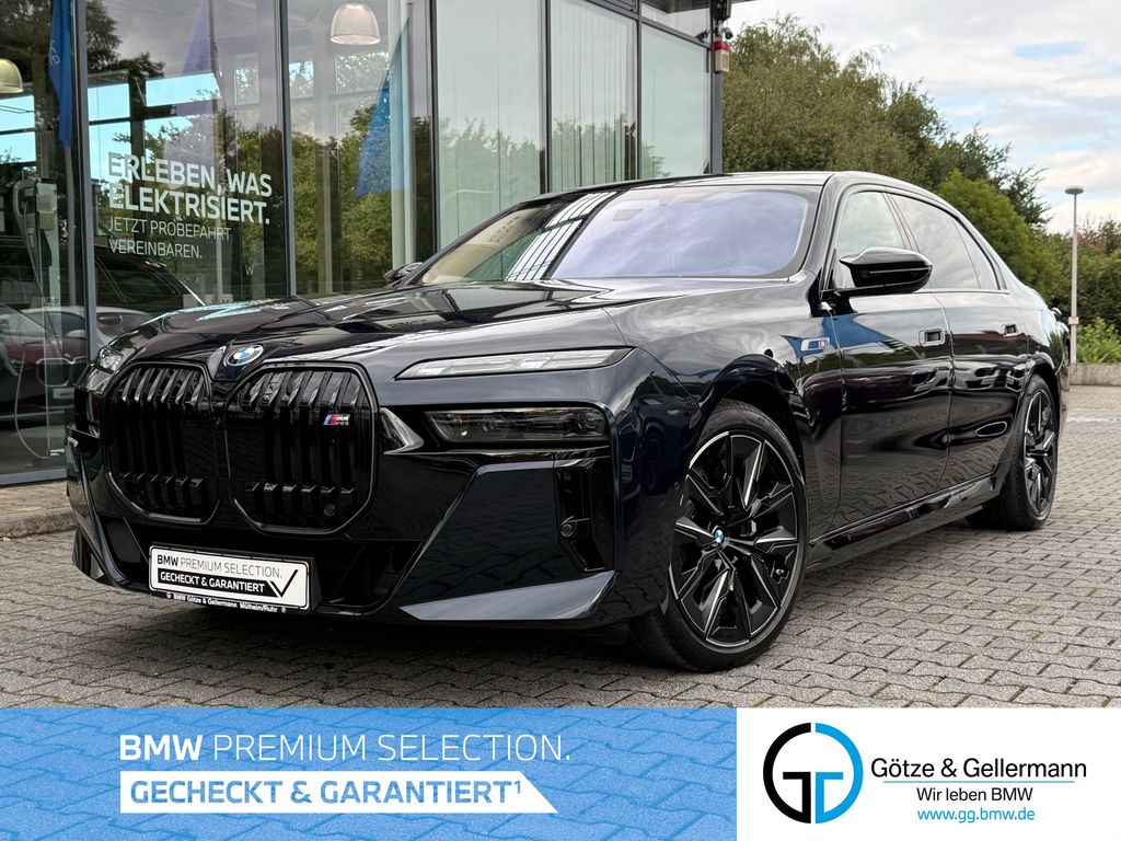 BMW i7