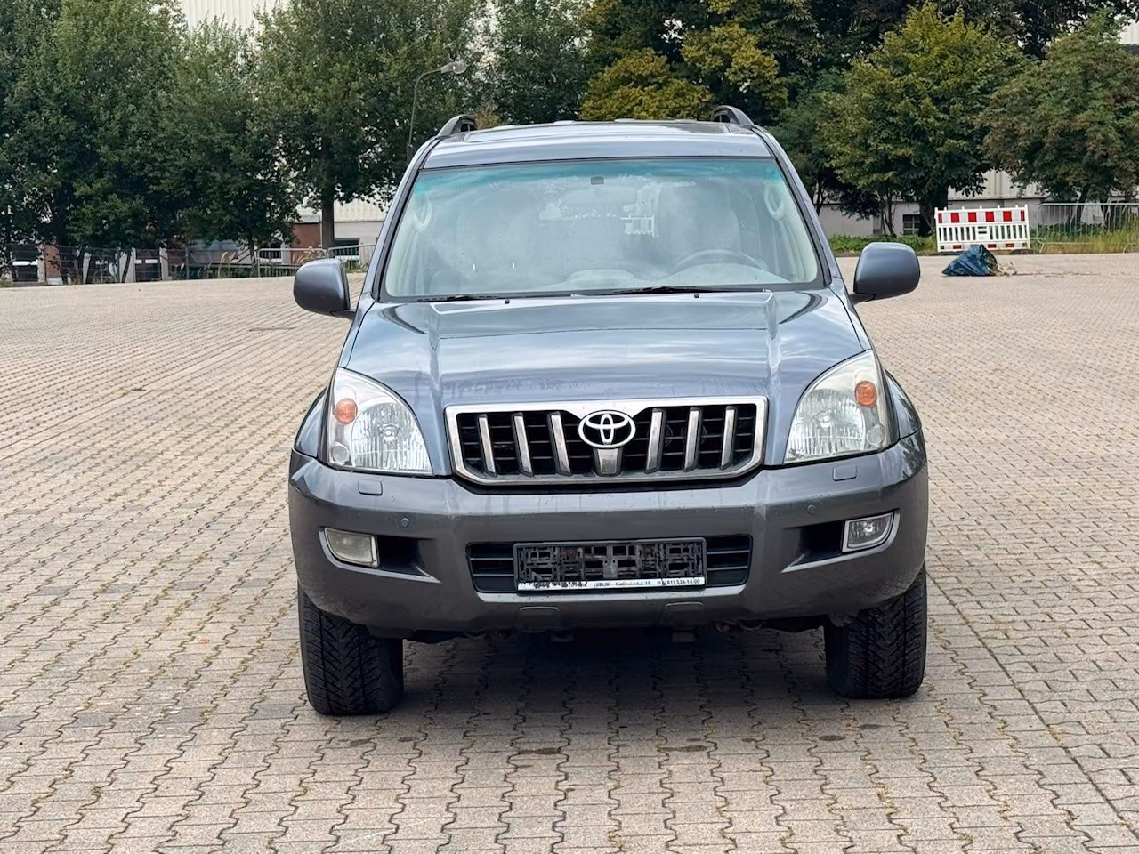 Toyota Land Cruiser 3.0 D-4D Executive | 173 ch | BVA | 8 places | Cuir | GPS | Toit ouvrant | Suspension pneumatique | Attelage