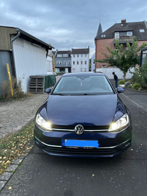 Image of Volkswagen Golf