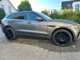Jaguar F-Pace S 380PS AWD S Automatik S - graue Jaguar F-Pace