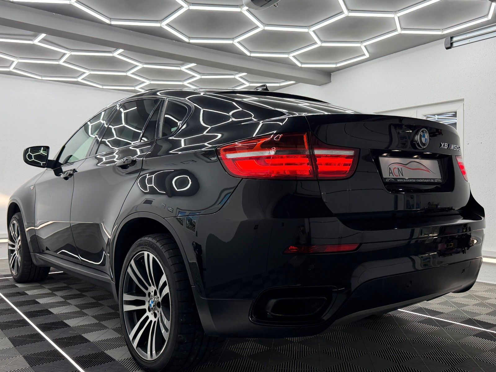 Fahrzeugabbildung BMW X6 M50 d/eGSD/AHK/HuD/SOFT CLOSE/STHZ/ACC