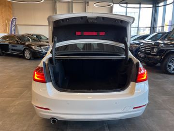 BMW 320 d Lim. *Schiebedach*Navi*Klima*Vollleder*DAB