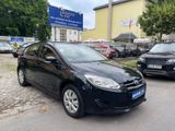 Ford Focus 1,6 Ti-VCT 77kW *Scheckheft*KILAM*TOP* - Ford Focus aus 2011: Limousine