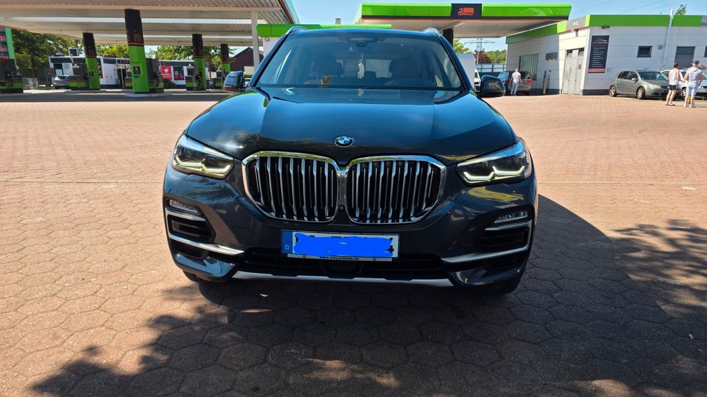 Image of BMW X5