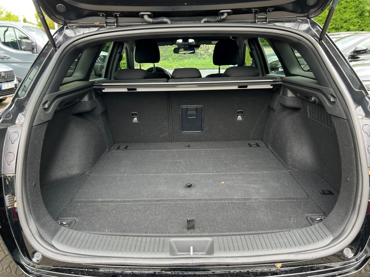 Fahrzeugabbildung Hyundai i30 cw Advantage Navi Digitales Cockpit LED Appl