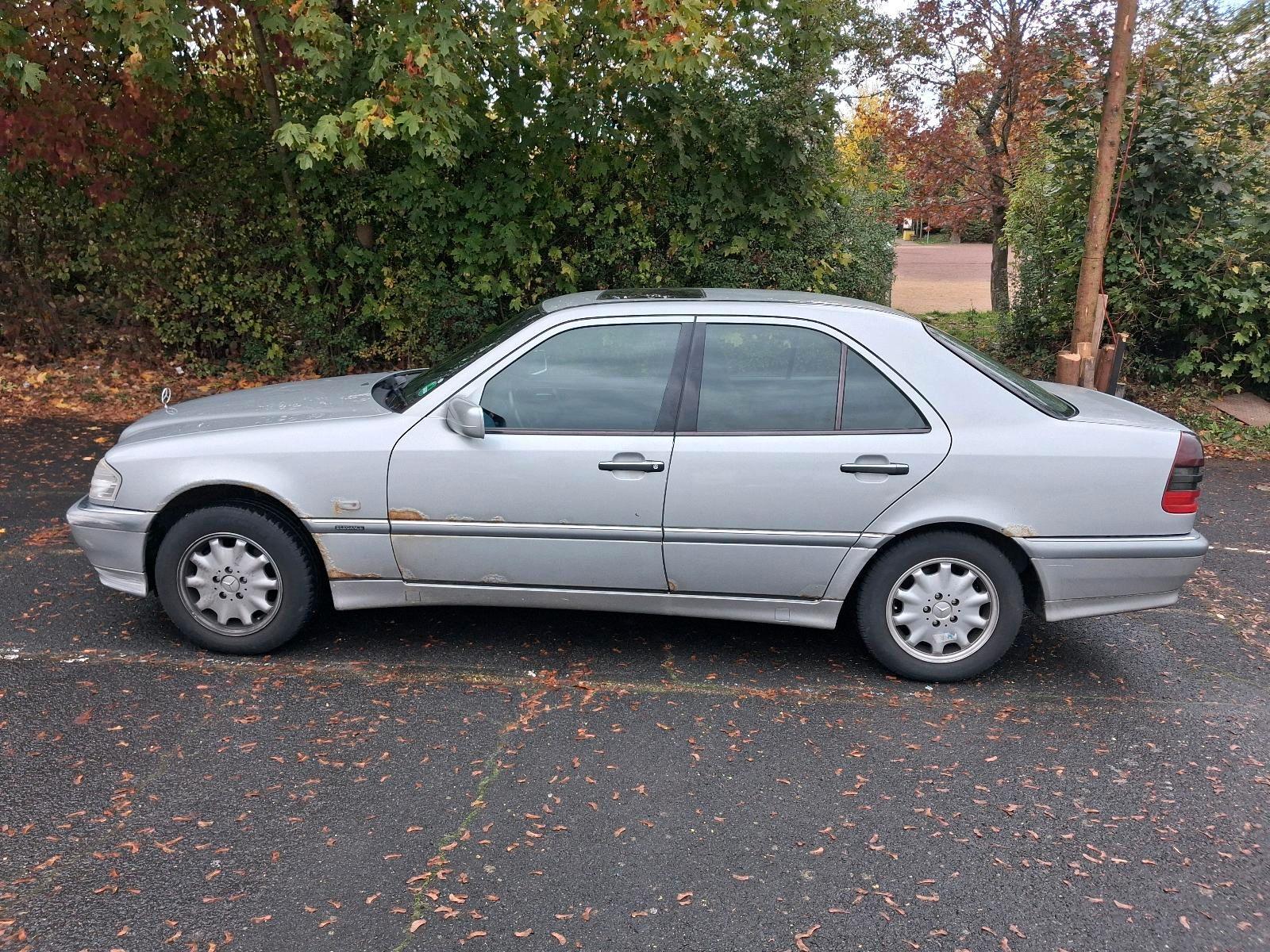 Mercedes-Benz C 240