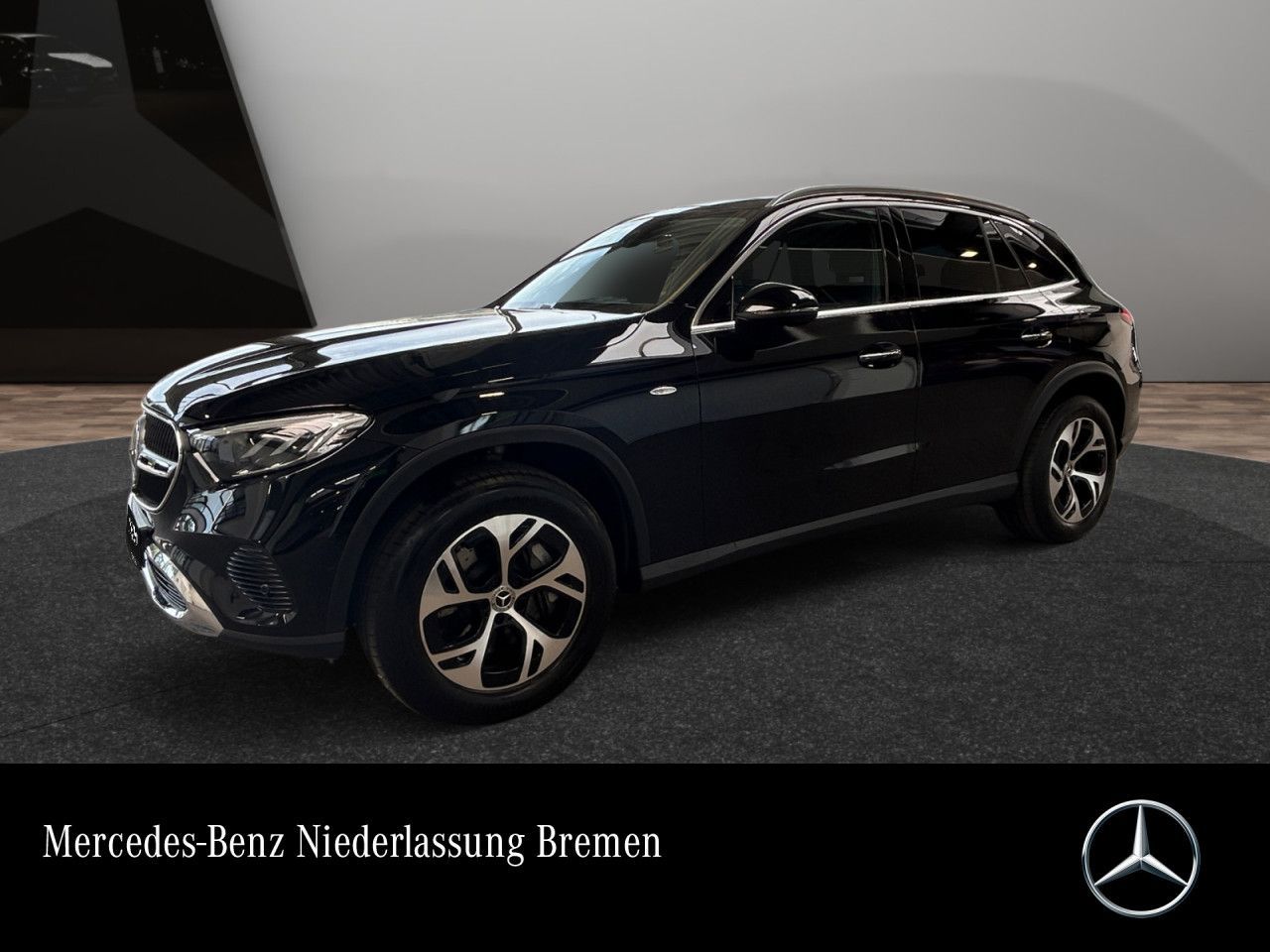 MERCEDES-BENZ GLC 300 e 4M Avantgarde PANO MEMORY EasyPack 18"