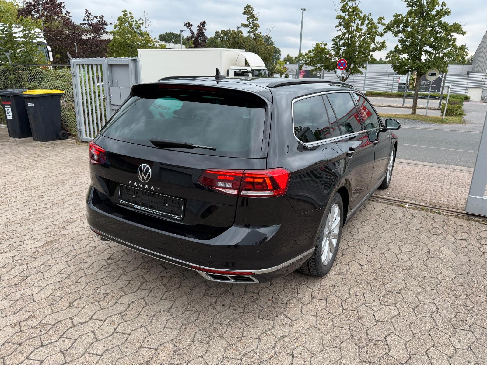 Volkswagen Passat Variant R-Line VIRTUAL*AHK*KAMERA*ACC*LED