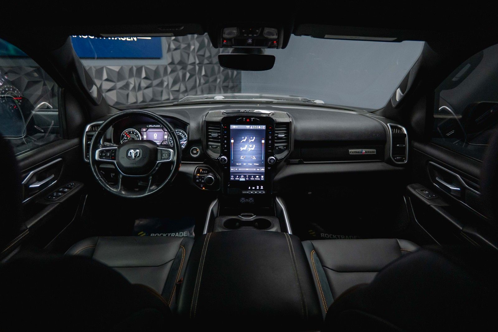 Fahrzeugabbildung Dodge RAM 5.7 V8 HEMI 4x4 OFFROAD Night Limited 19%