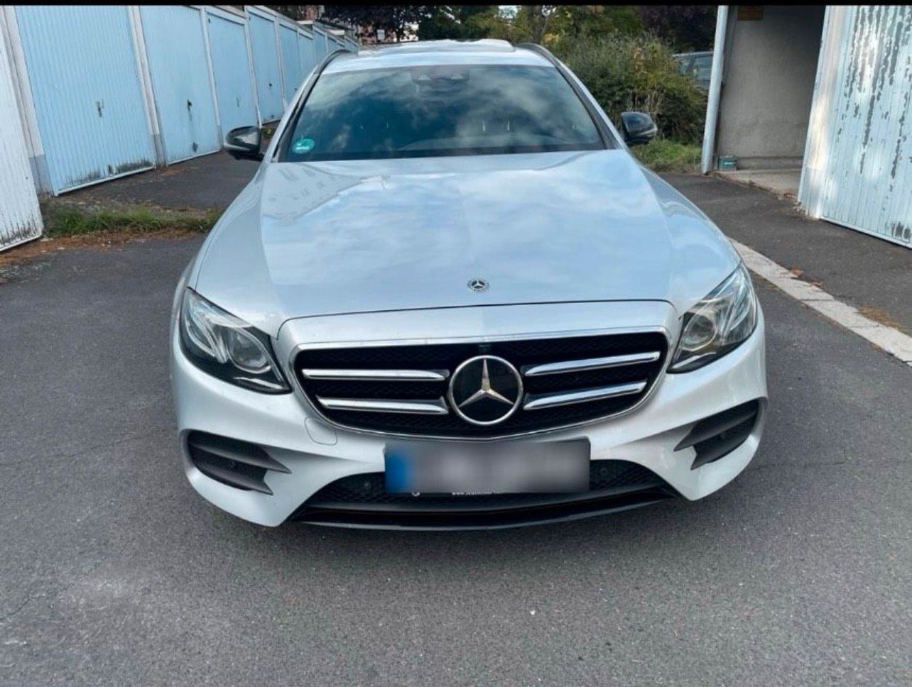 MERCEDES-BENZ Mercedes-Benz E220d T Modell 4 Matic AMG L...