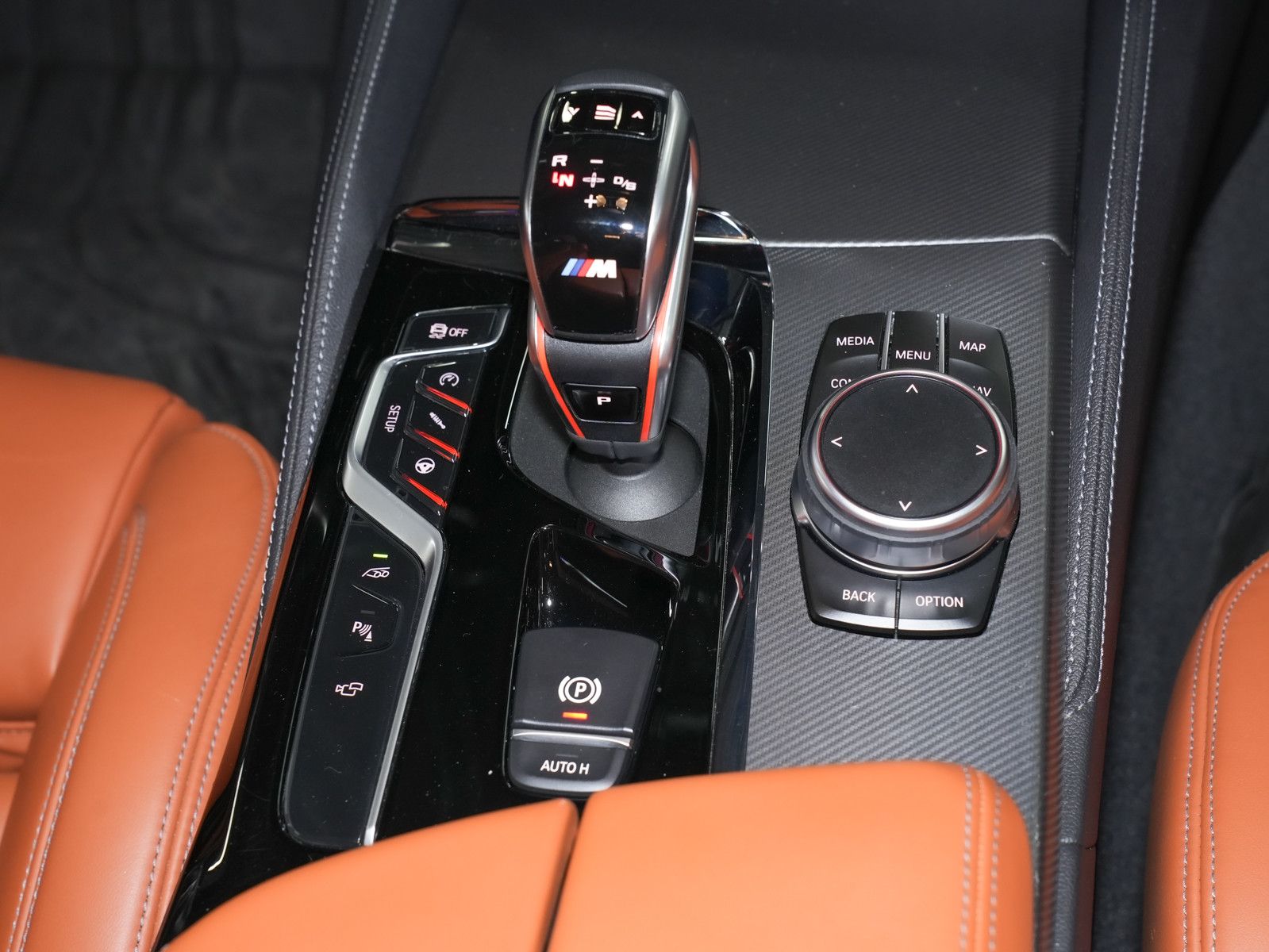 Fahrzeugabbildung BMW M5 Competition - Keramik|Multifktstz|DriversPack