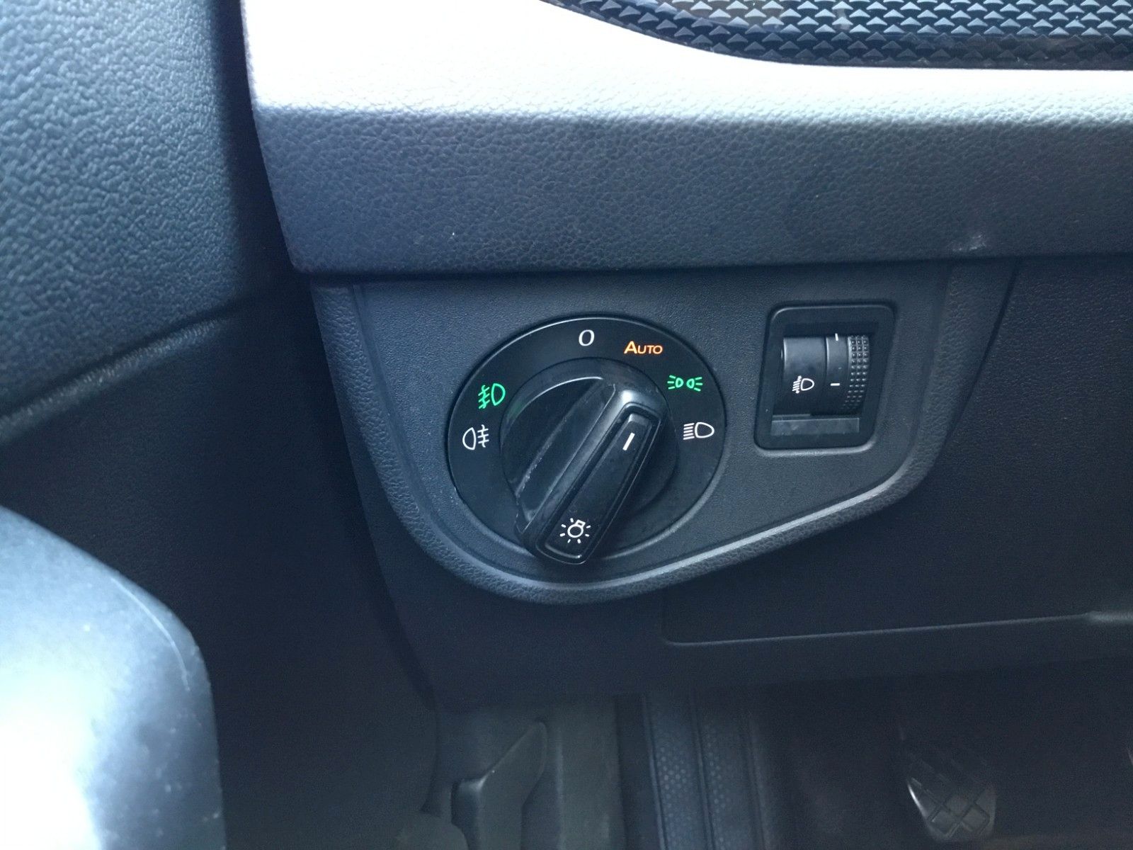 Fahrzeugabbildung Volkswagen Polo 1.0 TSI Life+LED+Sitzheizung+AppConnect