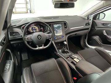 Fahrzeugabbildung Renault Megane IV Lim.BOSE-Edition Massag Kam Navi Touch