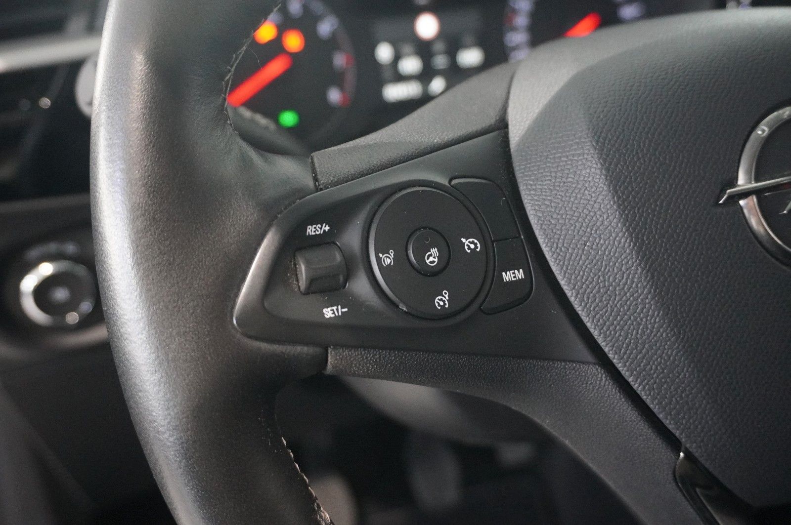 Fahrzeugabbildung Opel Corsa F 1.2 EDITION NAVI/KAMERA/TEMP./PDC/DAB+