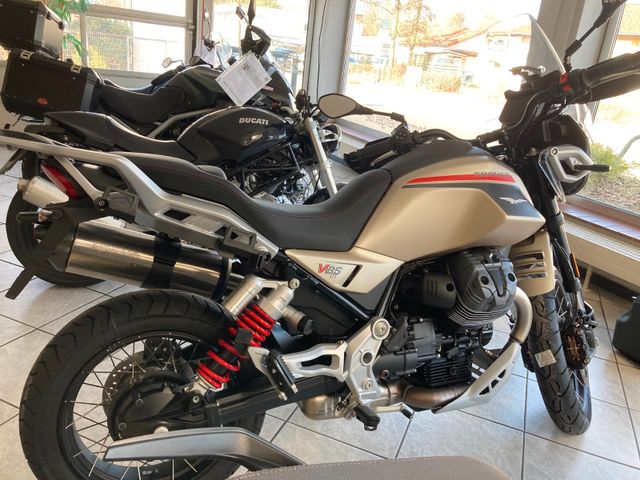 Moto Guzzi V85 TT Travel E5+