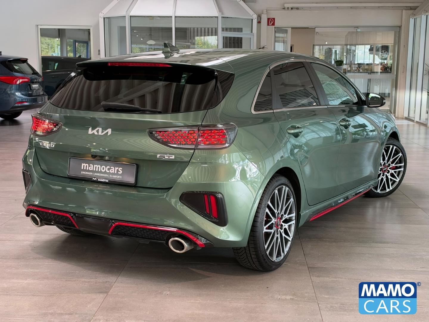 Kia Ceed GT 1.6 T-GDI ACC/BLIS/JBL/4xSHZ/LHZ/CAM/MEM