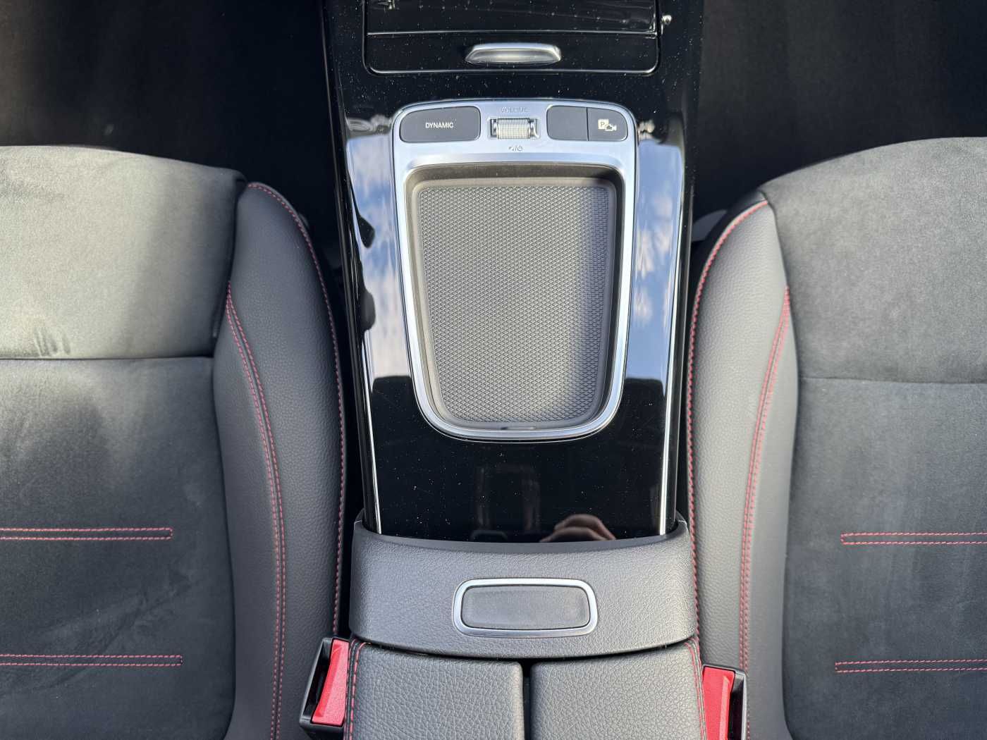 Fahrzeugabbildung Mercedes-Benz CLA 180 Shooting Brake+AMG+Distr+AHK+RFK+
