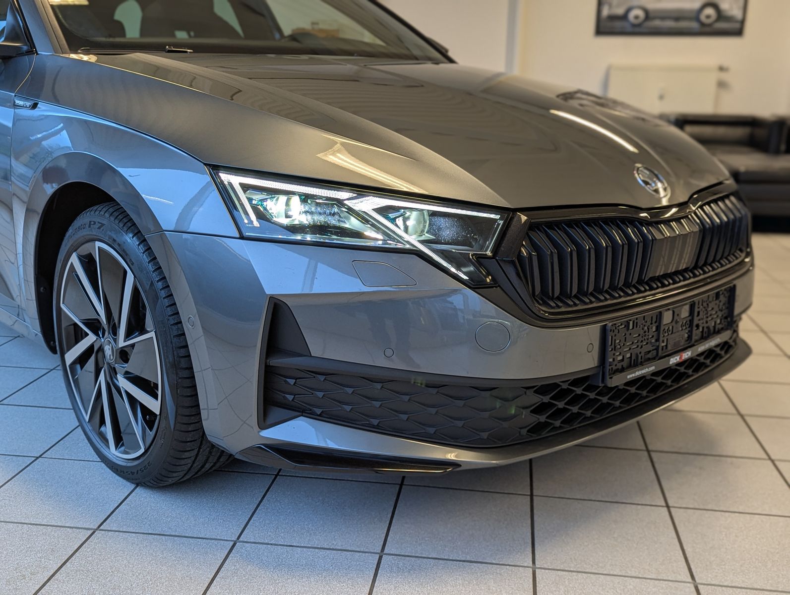 Изображение автомобиля SKODA Octavia 1.5 TSI Sportline Pano Martix Cam AHK