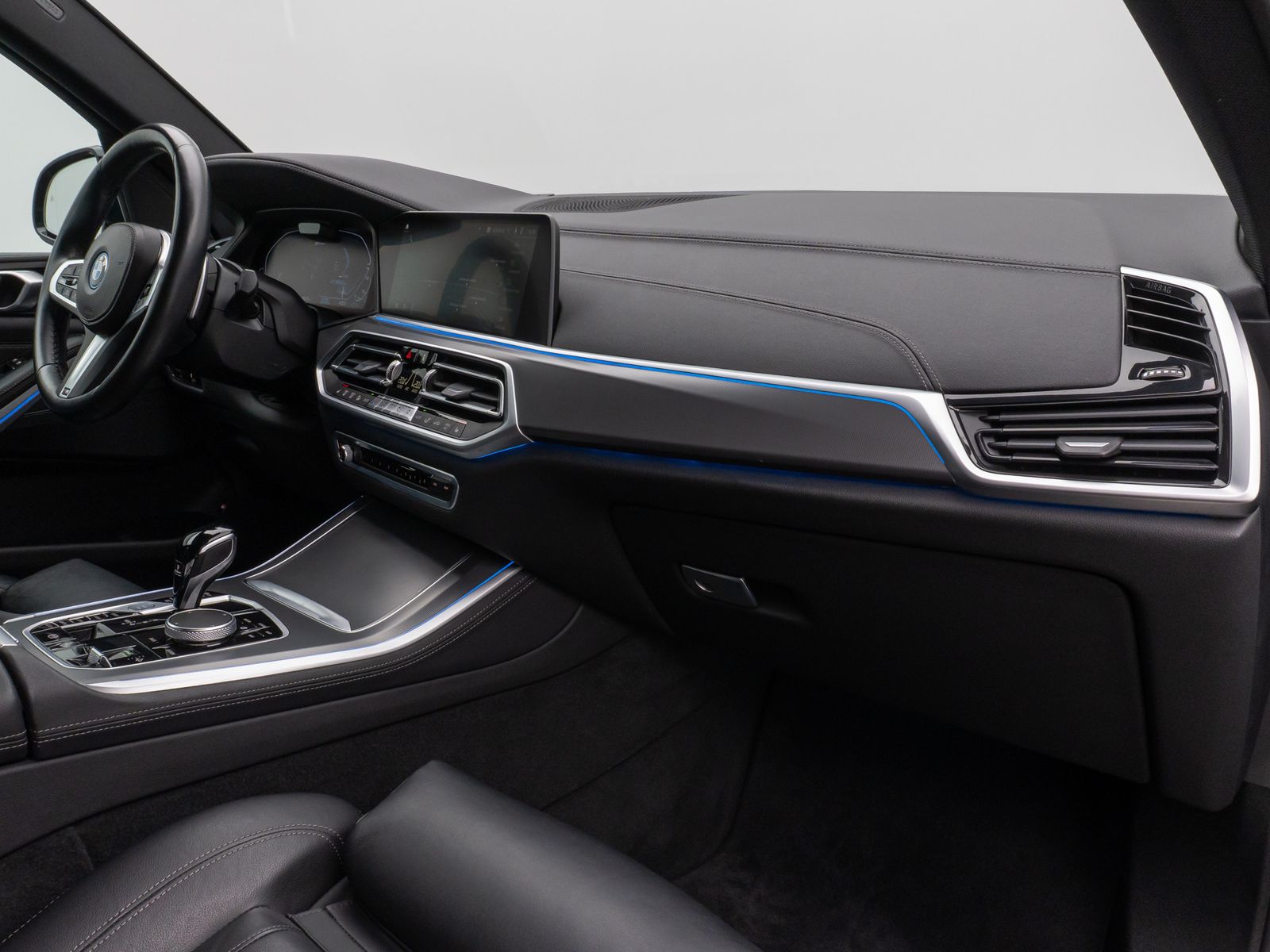 Fahrzeugabbildung BMW X5 xD45e M Sport Laser 360°HUD DAB HiFi SoftClos