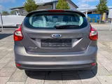 Ford Focus Lim. Titanium Aut,Pdc,Kam,Xenon,Shz - Ford Focus: Automatik