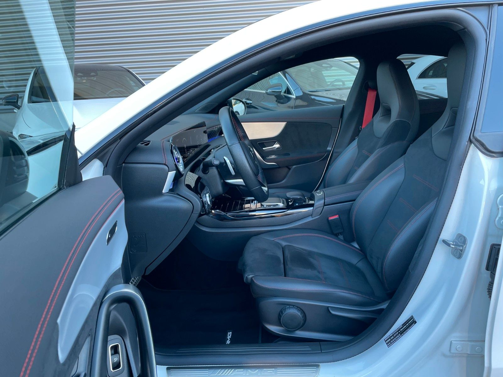 Fahrzeugabbildung Mercedes-Benz CLA 35 AMG Aero+TotW+R-Kamera+Ambiente