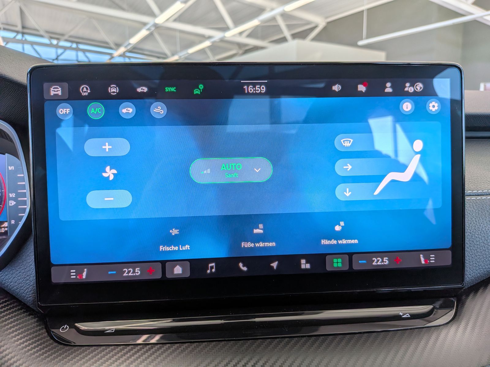 Fahrzeugabbildung SKODA Octavia 1.5 TSI Sportline Pano Matrix AHK 5J-Gar