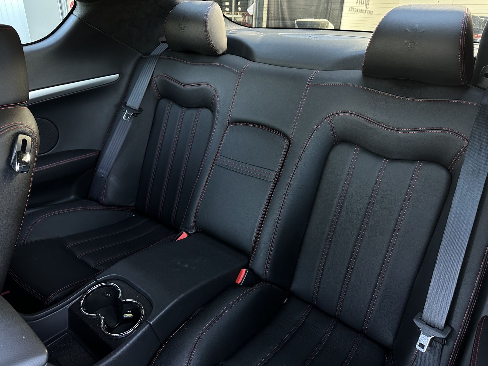 Fahrzeugabbildung Maserati GranTurismo S 4.7 V8 NAV+XEN+TEMPOMAT+2HD+20ZOLL