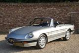 Alfa Romeo Spider 2.0 QV "29.400 kilometers" Low kilometers - silberne Alfa Romeo Spider