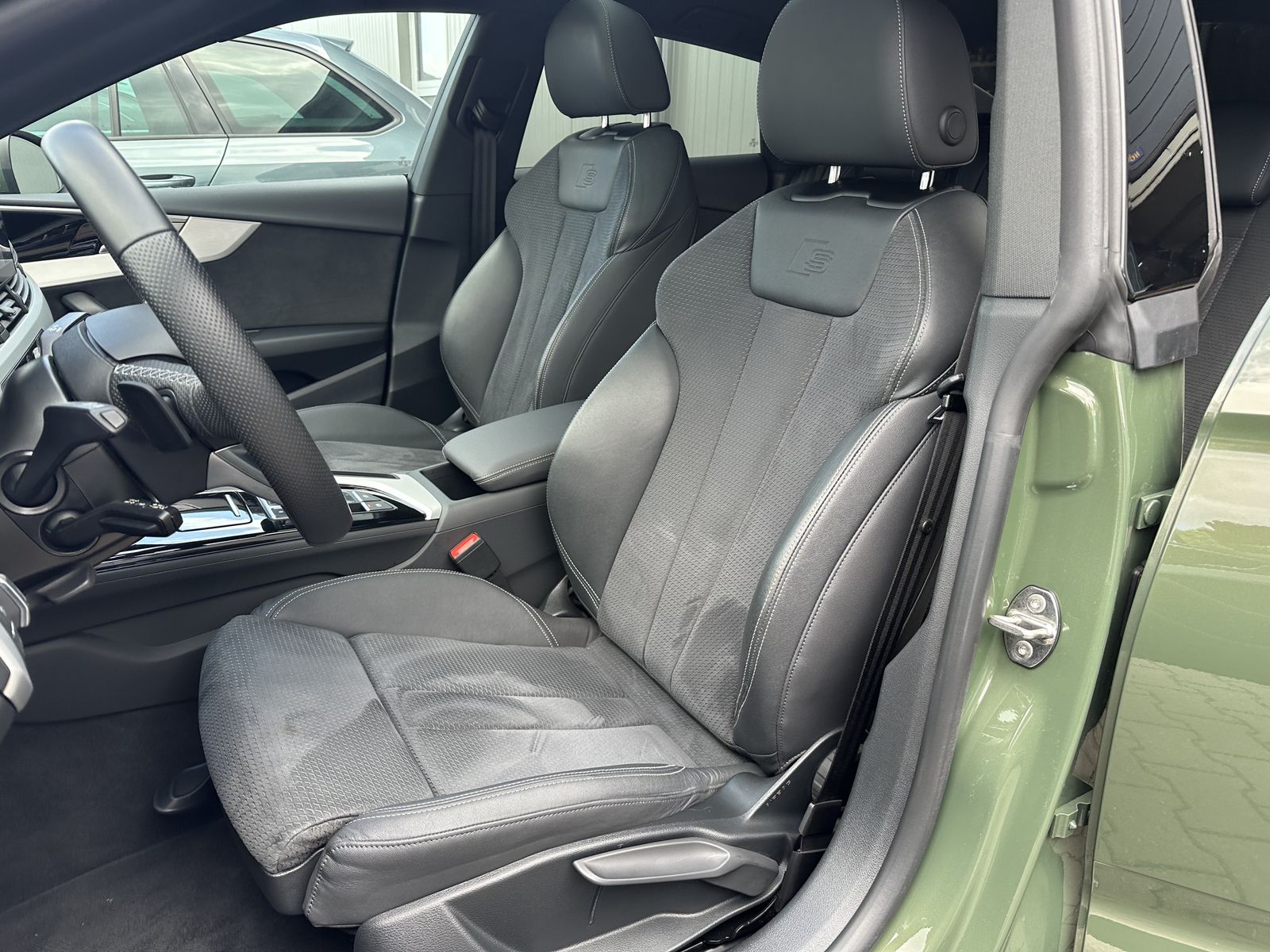 Fahrzeugabbildung Audi A5 SpB 40 TFSI S-Line NAV+LED+KAM+ACC+PANO+18ZO