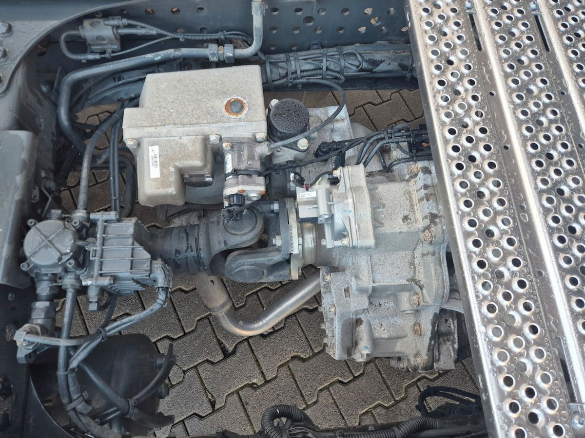 Fahrzeugabbildung Mercedes-Benz Actros 1848 LS Öl-Retarder Standklima BigSpace