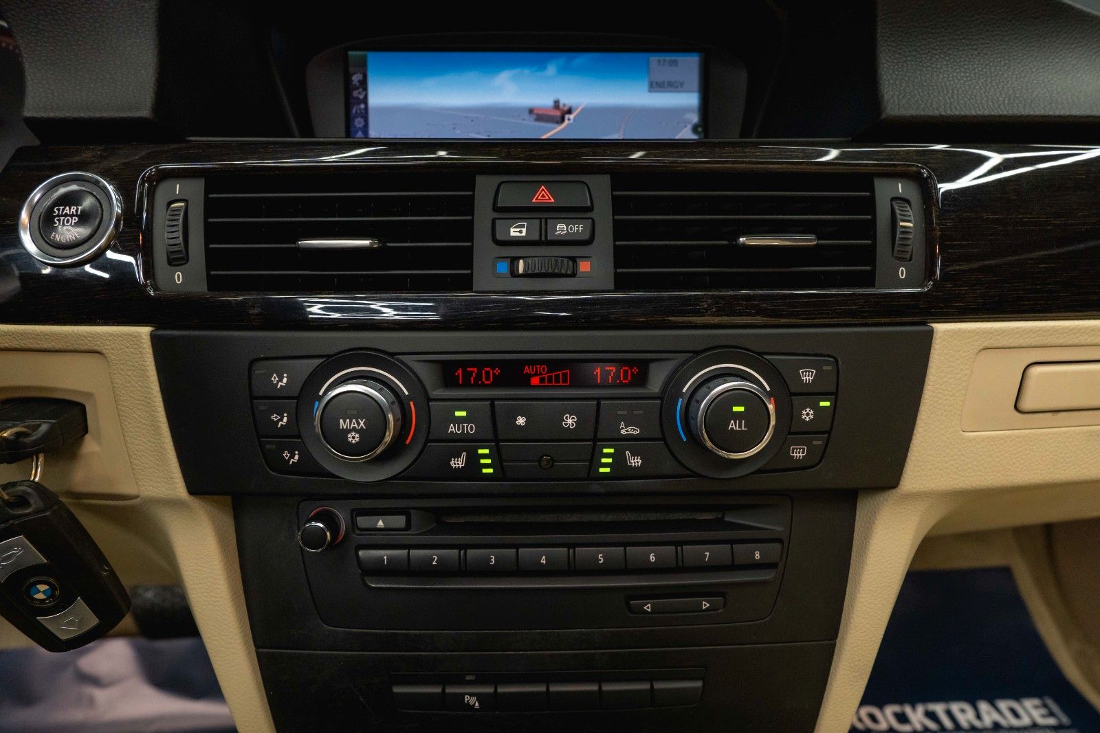 Fahrzeugabbildung BMW 330d Cabrio Sport Edition *Bi-Xenon*H&K*Memory*