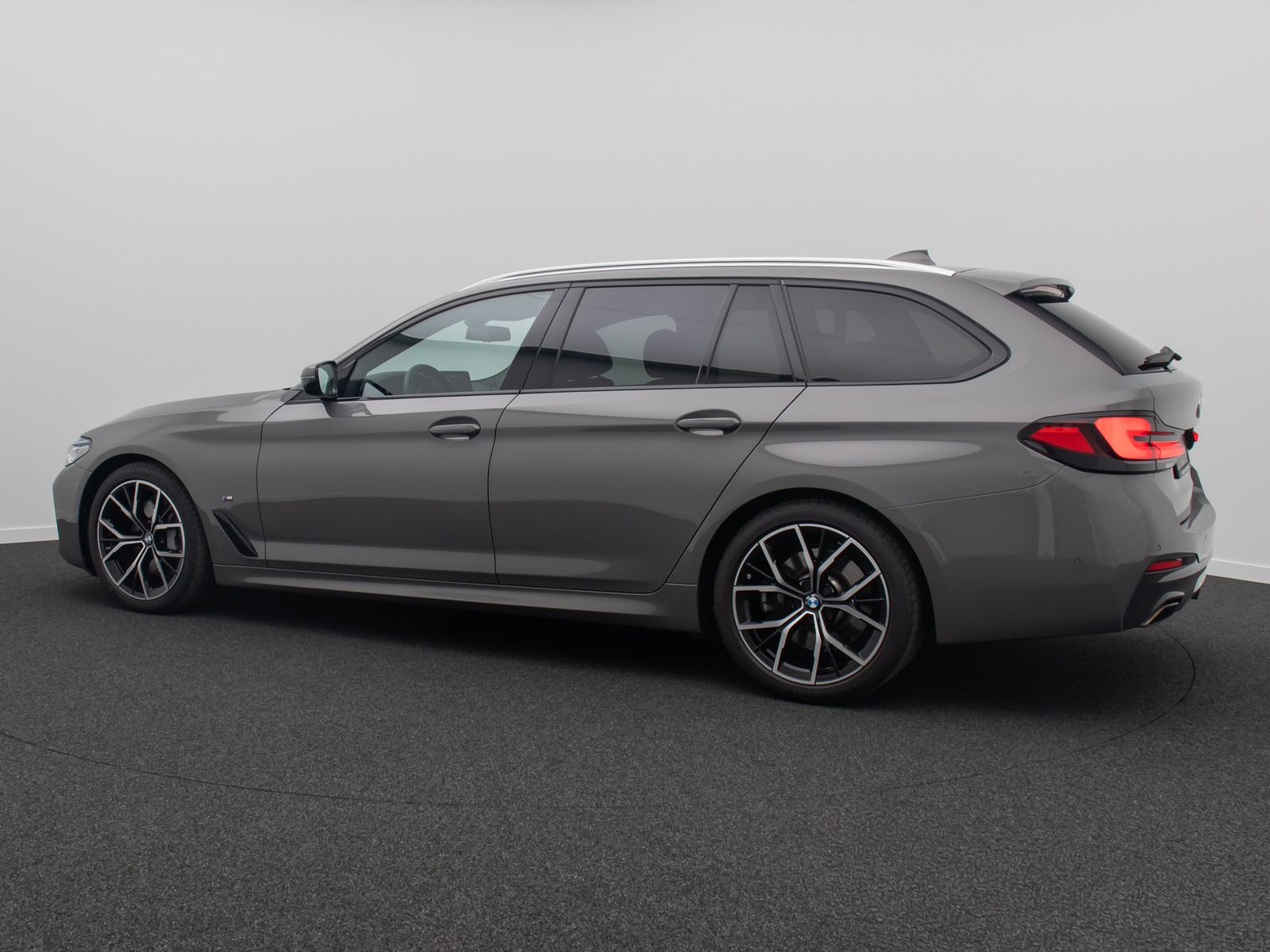 Fahrzeugabbildung BMW 540d xD M Sport Laser HUD DAB HiFi ACC Komfort