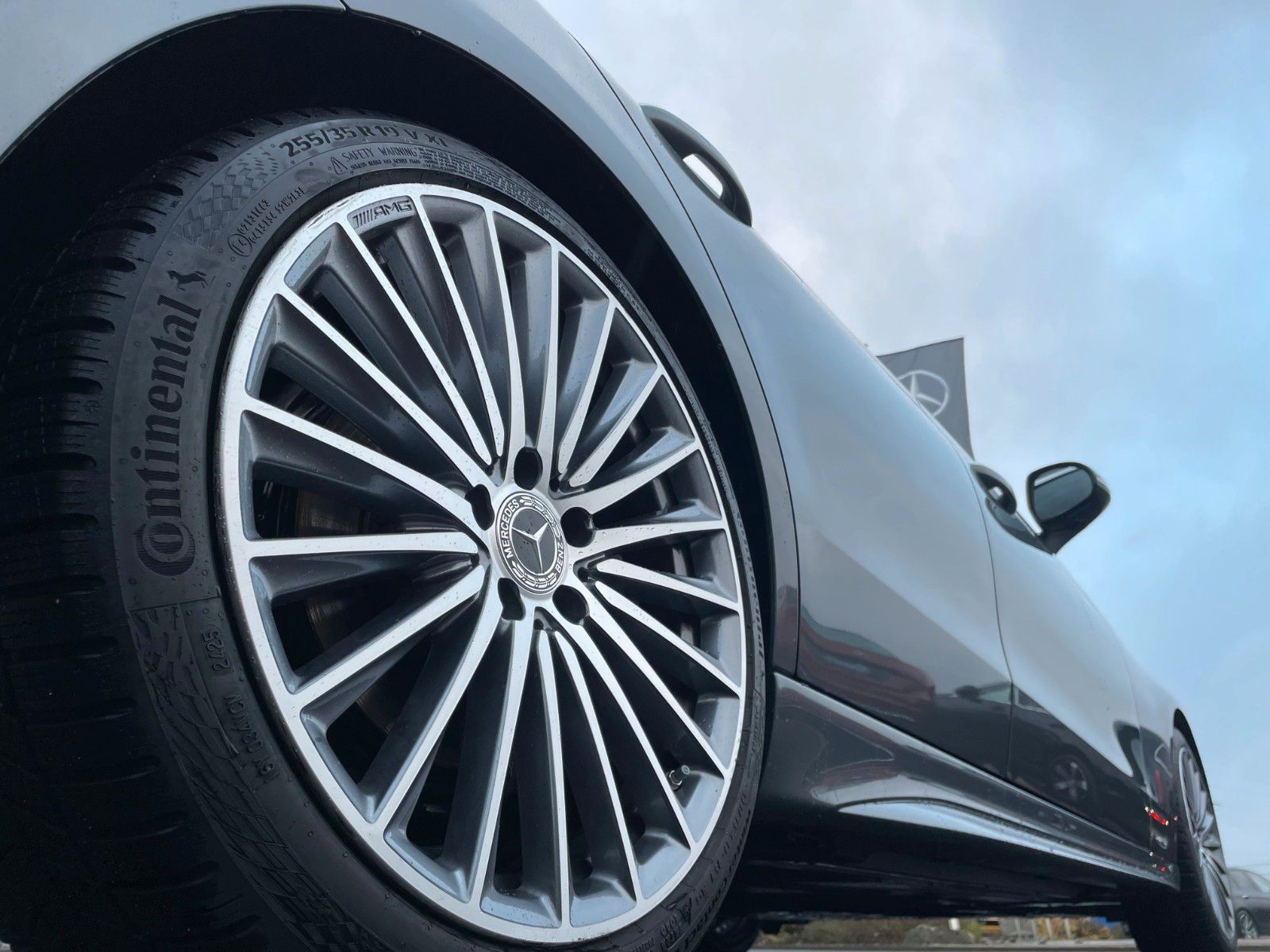 Fahrzeugabbildung Mercedes-Benz C 200 AMG AHK+Memory+R-Kamera+Distr+Ambiente+Key