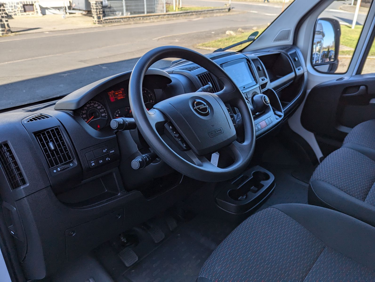 Fahrzeugabbildung Opel Movano Cargo L4H2 3,5 Edition CITY-PAKET Cam AHK