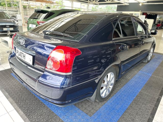 Toyota Avensis  1.8 Executive Liftback *`Xenon*