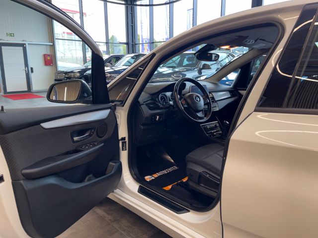 BMW 218d Active Tourer *NAVI*1.HAND*19%*PDC*SHZ*