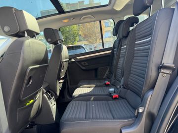 Volkswagen Touran - 9