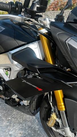 Aprilia TUONO V 4R ABS APRC 1. Hand!