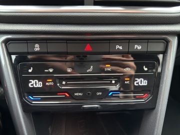 Volkswagen T-Roc 1.5 TSI Style DCT AHK Kamera Navi Massage