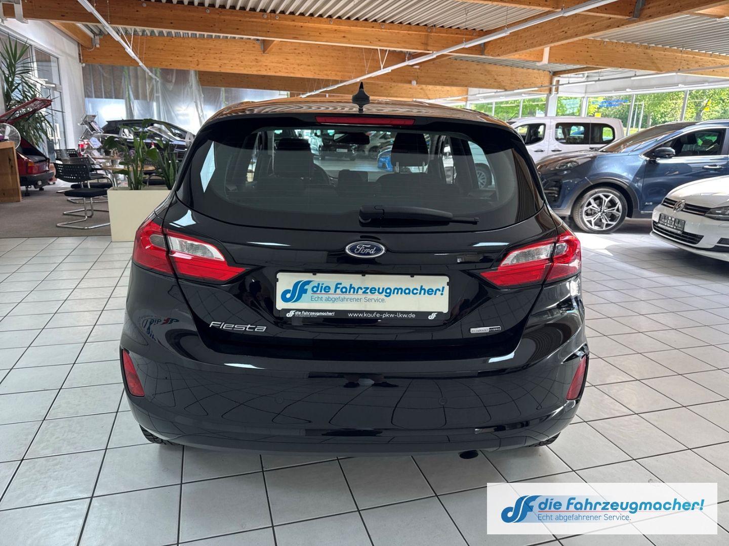 Fahrzeugabbildung Ford Fiesta Titanium Navi LED Blendfreies Fernl. Kurv