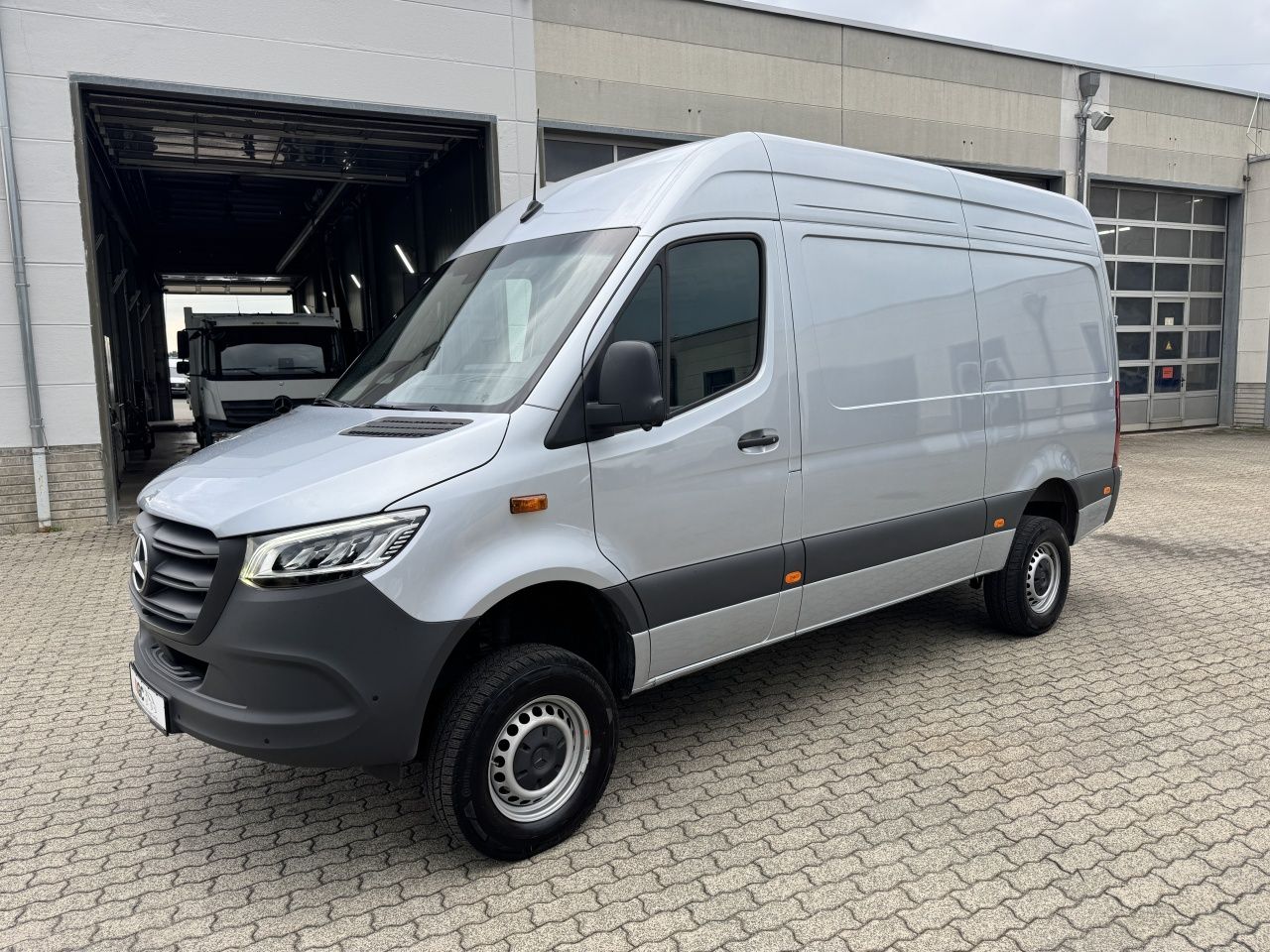 Mercedes-Benz Sprinter 319CDI KA ProL2H2 4x4 Klima*LED*AHK2.8T