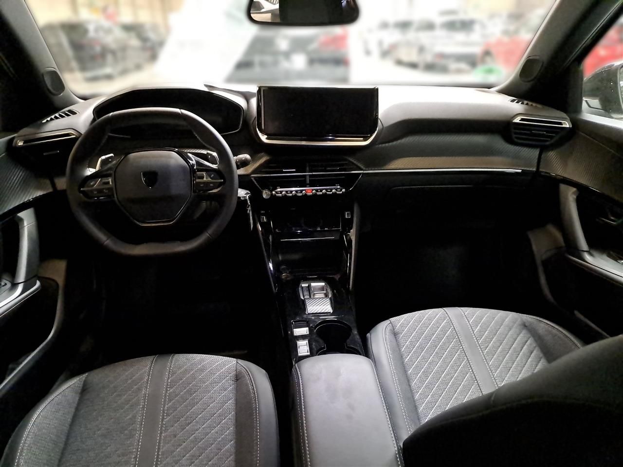 Fahrzeugabbildung Peugeot 2008 Allure Pure Tech 130 Automatik