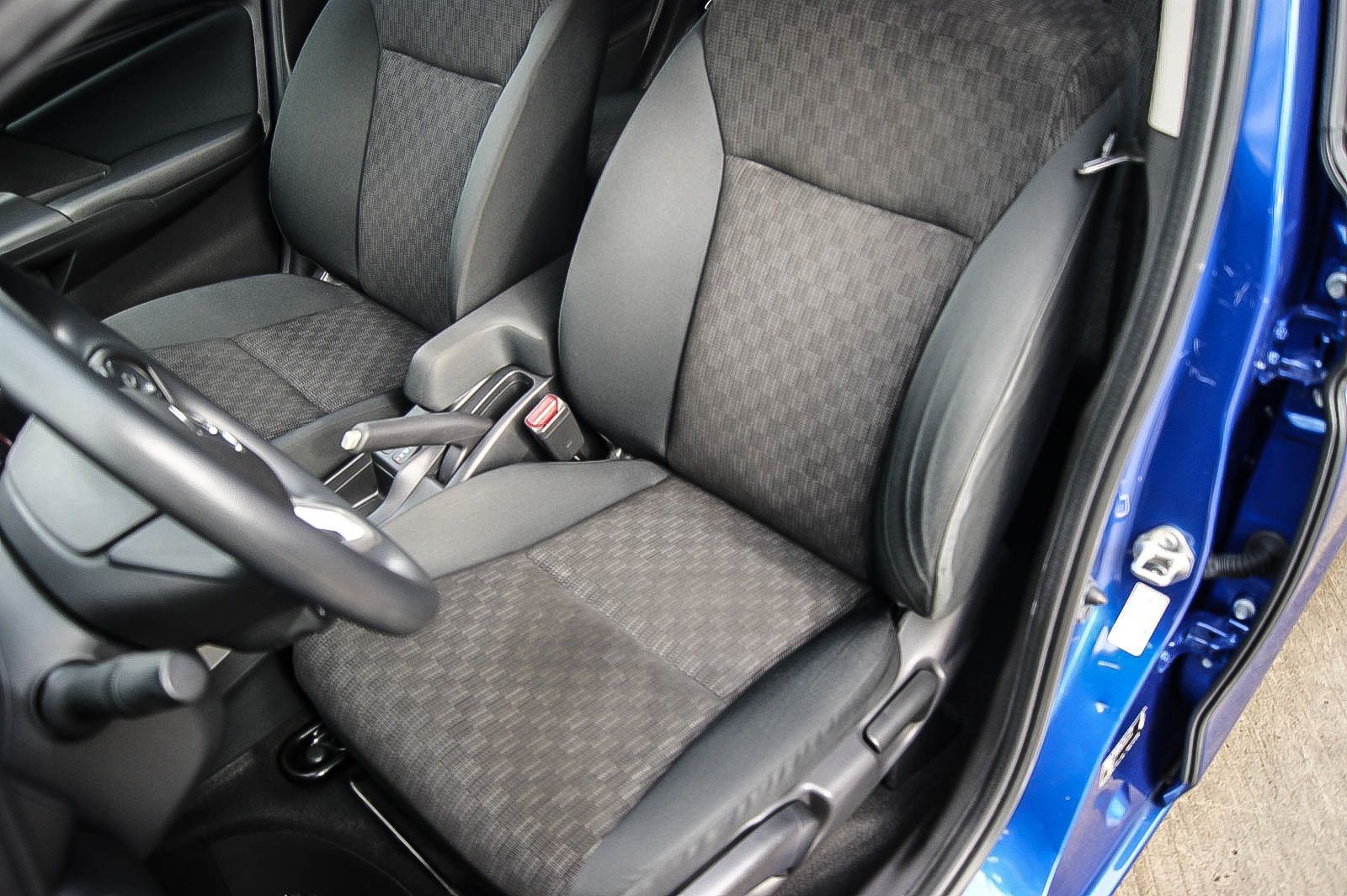 Fahrzeugabbildung Honda Jazz 1.3 i-VTEC Trend SPORTY BLUE RENTNERBESITZ