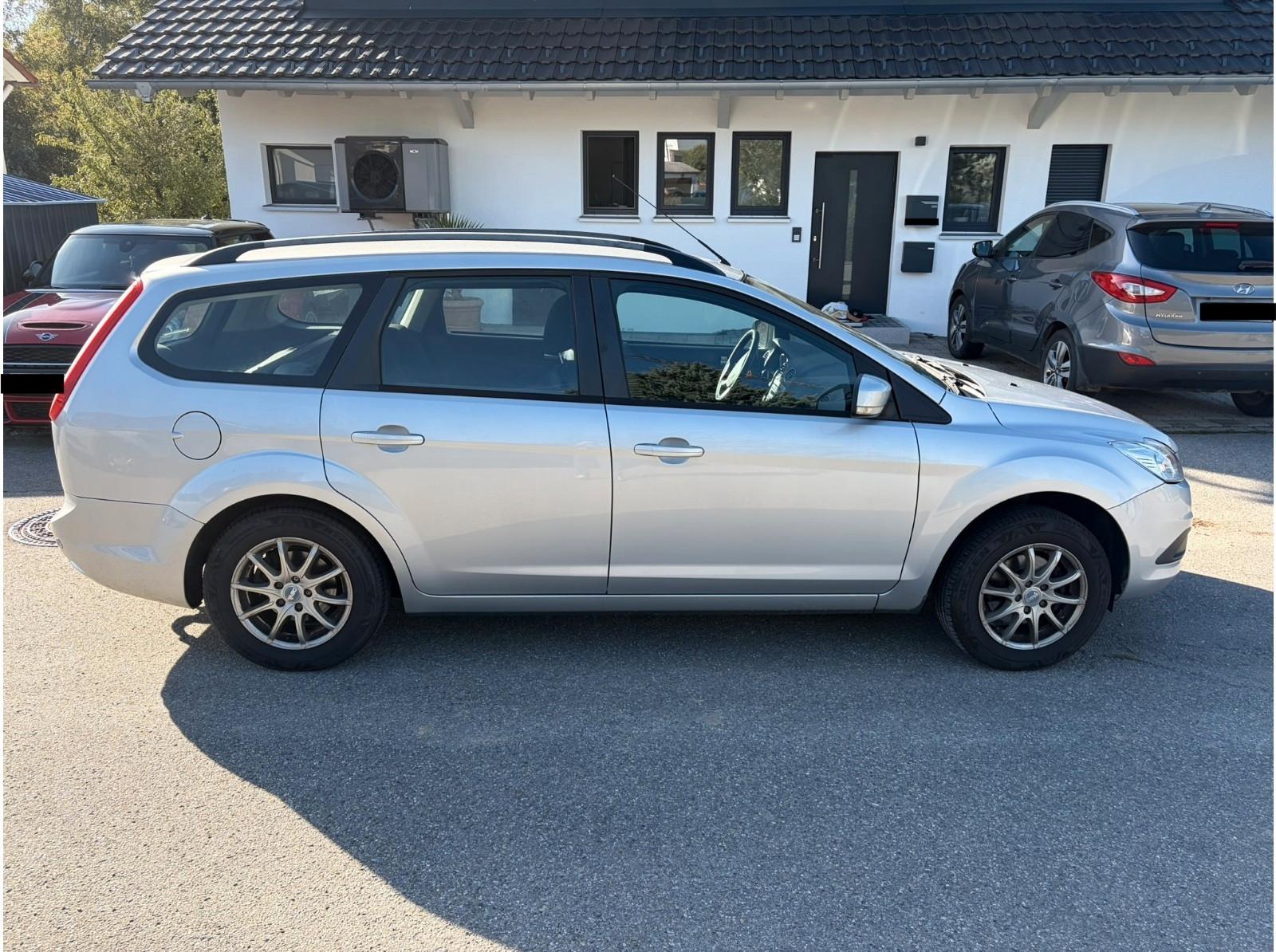 Ford Focus 2010 — photo 11