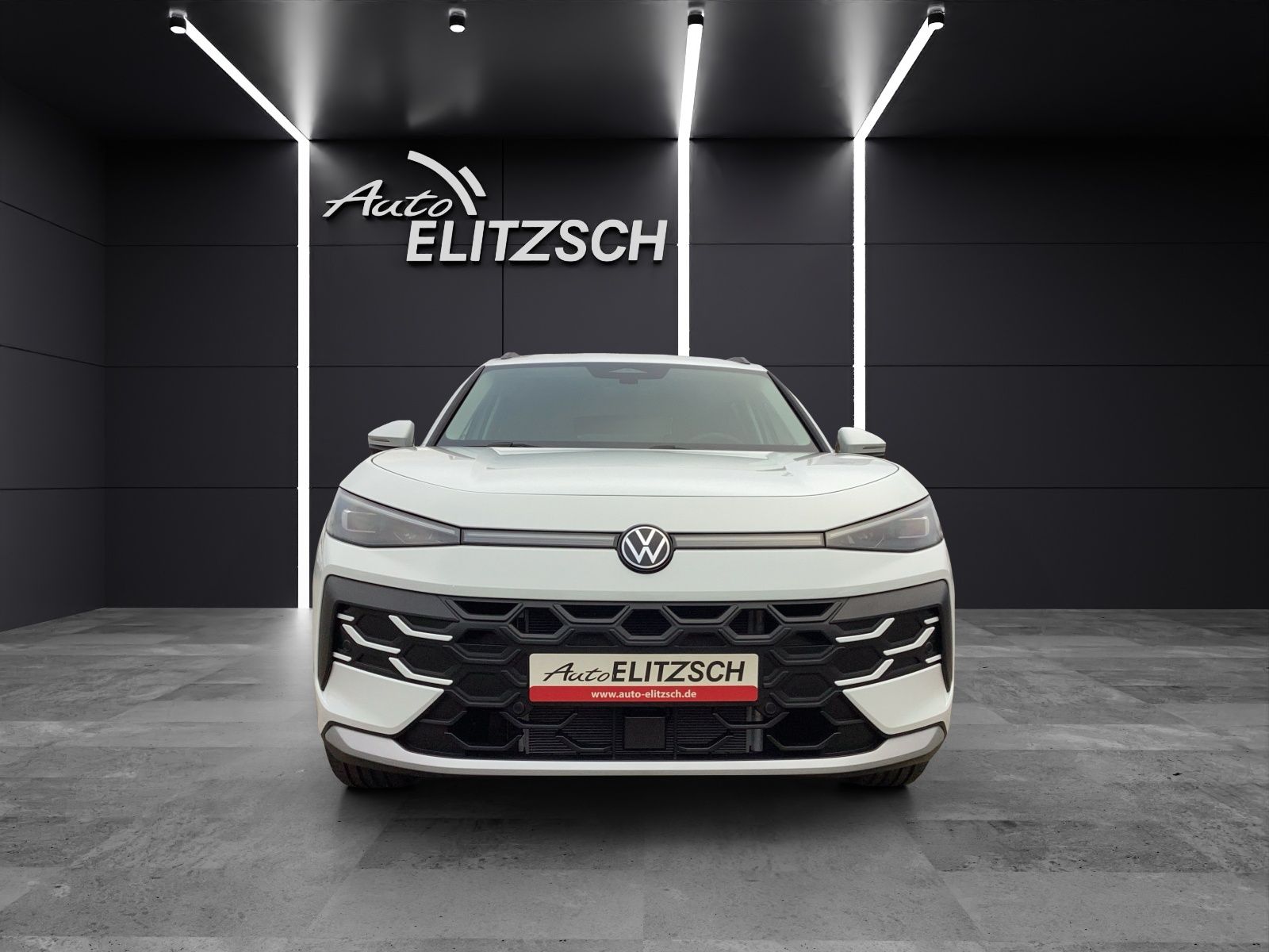 Fahrzeugabbildung Volkswagen T-Roc Life eTSI DSG LED+ ACC SH RearView Ambient