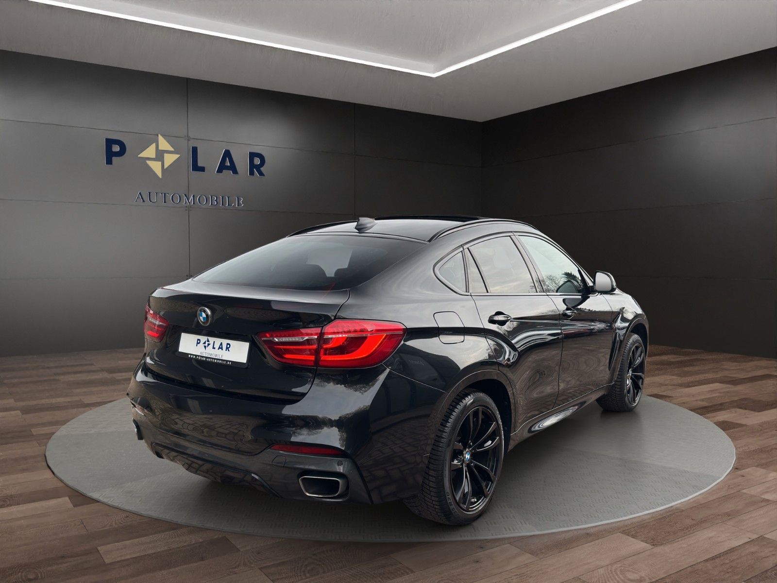 Fahrzeugabbildung BMW X6 xDrive Schiebedach/AHK/360°/M-Paket/H&K