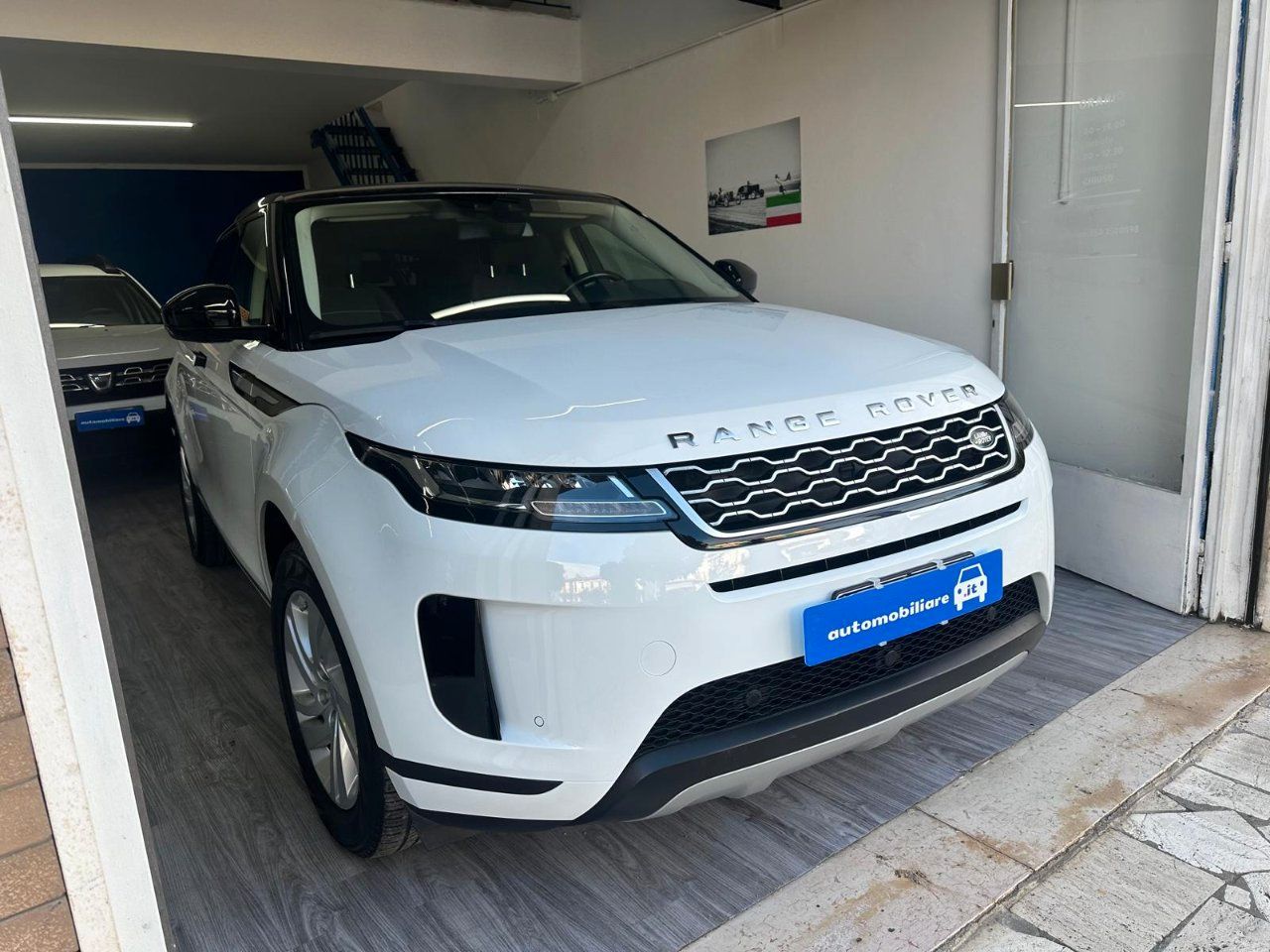 Land Rover Range Rover Evoque 2.0d i4 mhev R-Dyn imagem 3