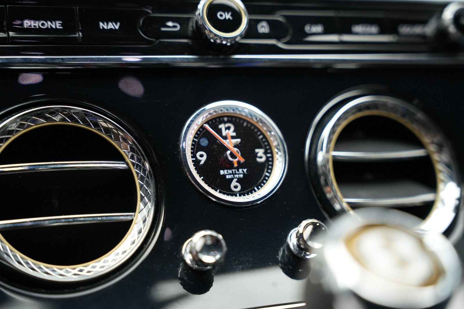 Fahrzeugabbildung Bentley Continental GT W12 First Edition *Rotation*B&O*