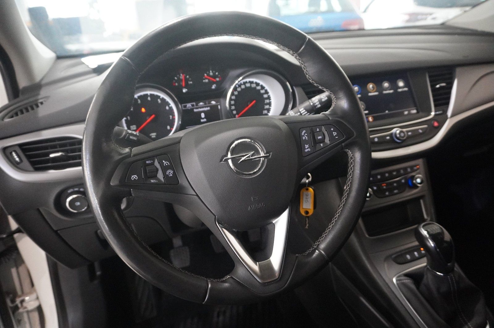 Fahrzeugabbildung Opel Astra K ST 1.2T EDITION NAVI/LED/KAMERA/SHZ/AHK