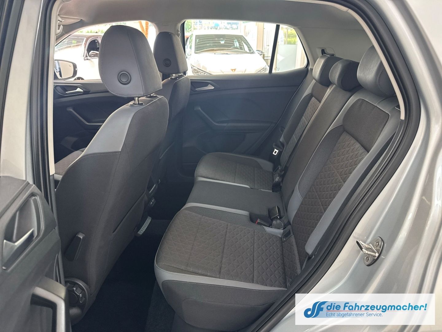 Fahrzeugabbildung Volkswagen T-Cross Style Navi Digitales Cockpit LED Dyn. Ku